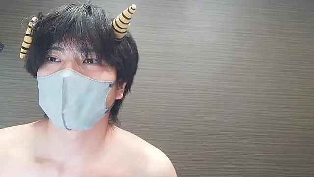 CHROME-kun925 Adlı Modelin Canlı XXX Sohbeti