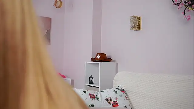 SunnivaCovil élő XXX-chatje