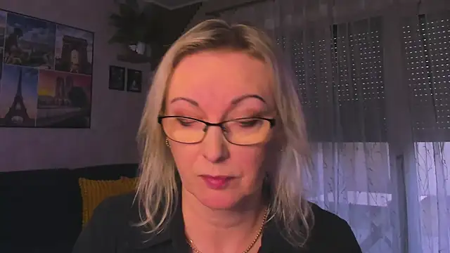 Show modela vanessa_chat na web-kameri