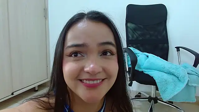 monica_little23のライブXXXチャット