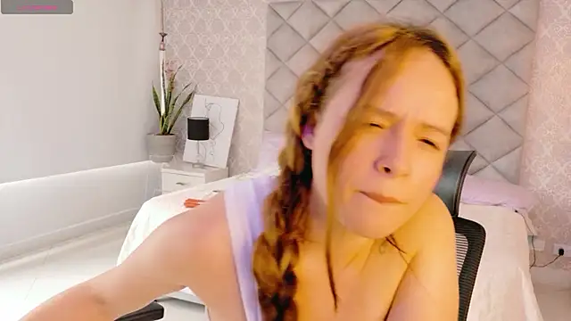 CARO_ADAMS1のライブXXXチャット