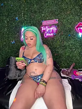 RenaThickAss Show in webcam