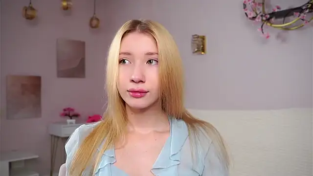 SunnivaCovil Chat XXX in diretta