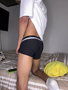 Latin_Paisa_Boy's Live Sex Cam Show