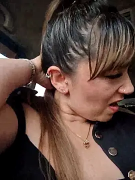 XXX chat uživo modela tata_sanz_