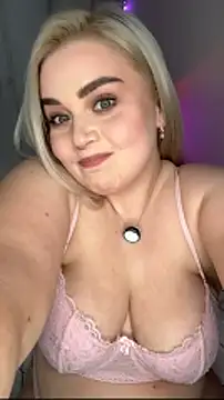 April_Vancee's Live XXX Chat