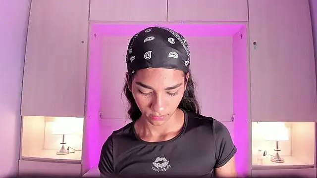 Chatroom XXX en direct de AnahiCollins