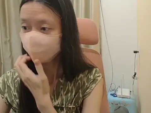 دردشة Lil-Cherries الجنسية المباشرة