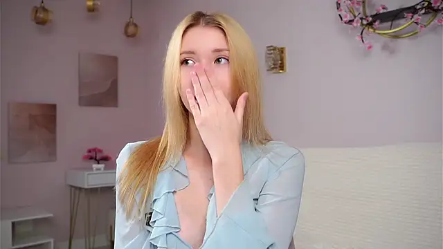 SunnivaCovil Chat XXX in diretta