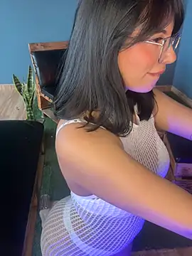 Silvanna-Moree 现场XXX聊天