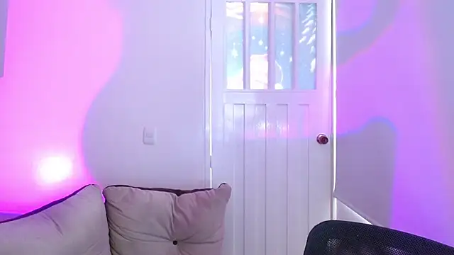 milfrousse live XXX chat