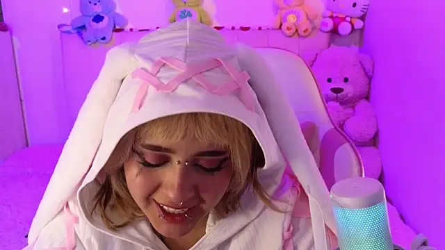 NekoWaifu's Live XXX Chat