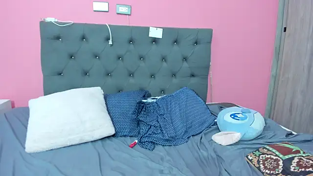 Chat +18 de ariloe_quintero ao vivo