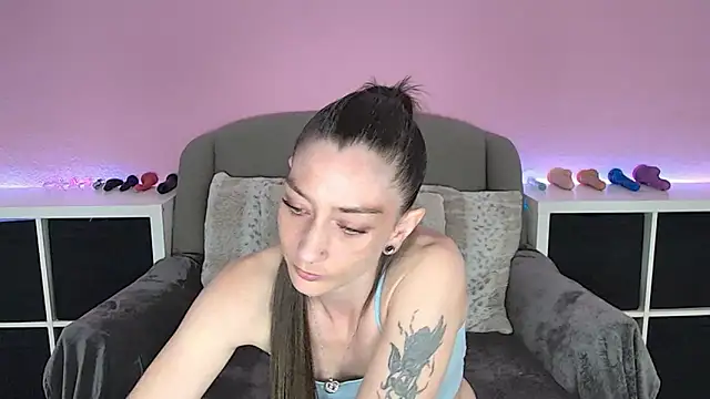 Chatroom XXX en direct de Hot-Svenja