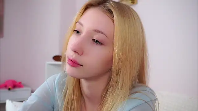 SunnivaCovil's Live XXX Chat