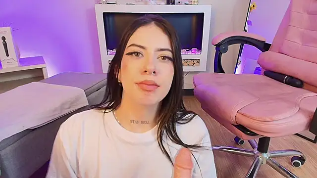 Alice_Vixen Chat XXX in diretta