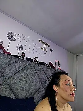 Shantey_Laurent – Live XXX-chat