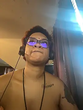 nickytheehawtie: διαδικτυακό σόου στην κάμερα