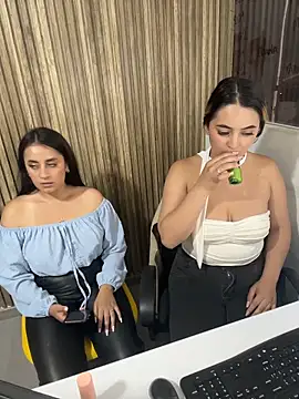 Antonella_Julieta 在線直播表演