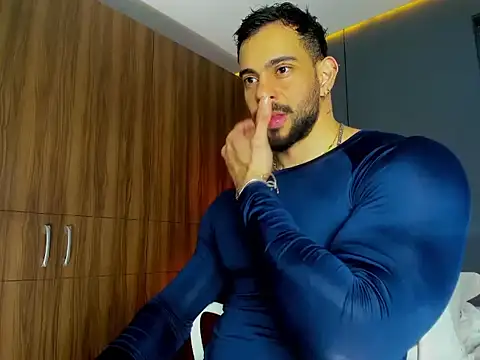 massimo_visconti's Live XXX Chat