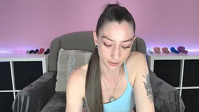 Hot-SvenjaのライブXXXチャット