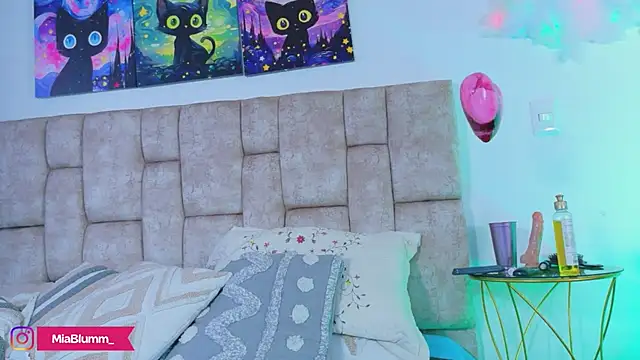 MiiaBlumm_: απευθείας συνομιλία ΧΧΧ