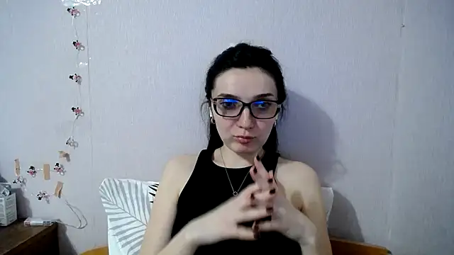 Shiny_gine élő XXX-chatje