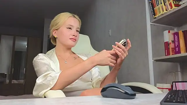 Marietta_Castro élő XXX-chatje