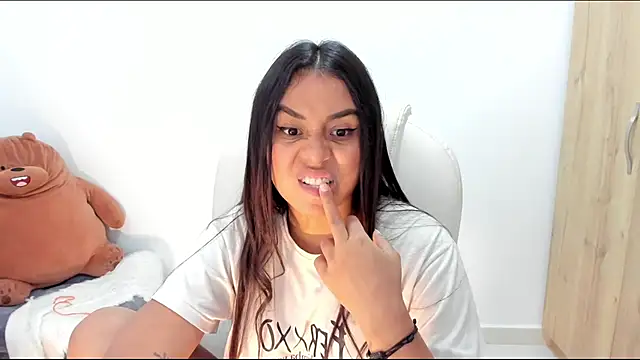 Ciara8's Live XXX Chat