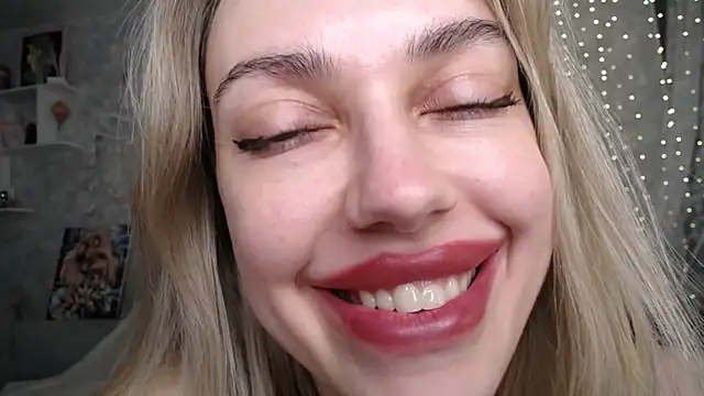 دردشة NickyAdamidi الجنسية المباشرة