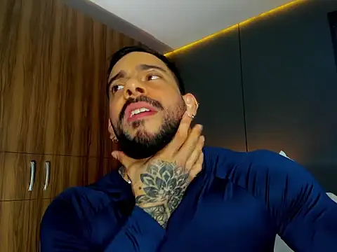 massimo_visconti: διαδικτυακό σόου στην κάμερα