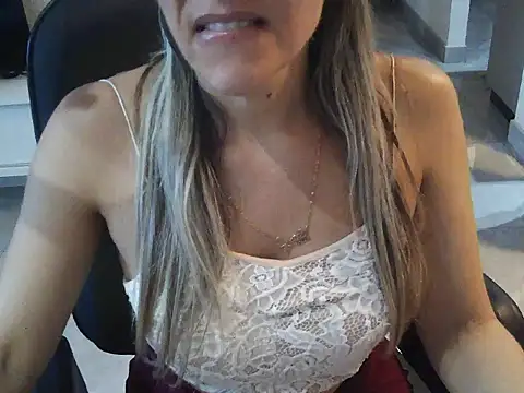 VibeProibida Show in webcam