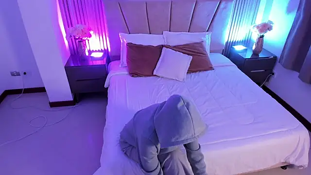 Victoria_Beaumont: απευθείας συνομιλία ΧΧΧ