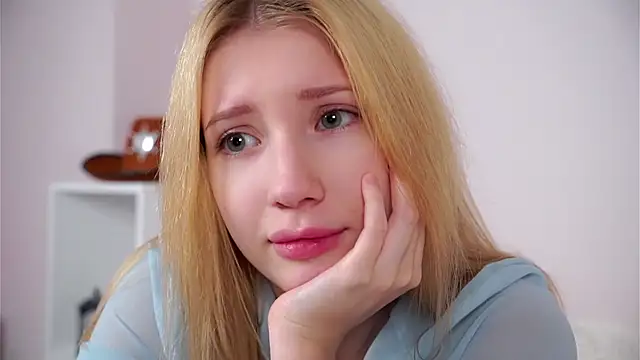 SunnivaCovil's Live XXX Chat