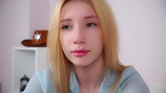 SunnivaCovil's Live XXX Chat