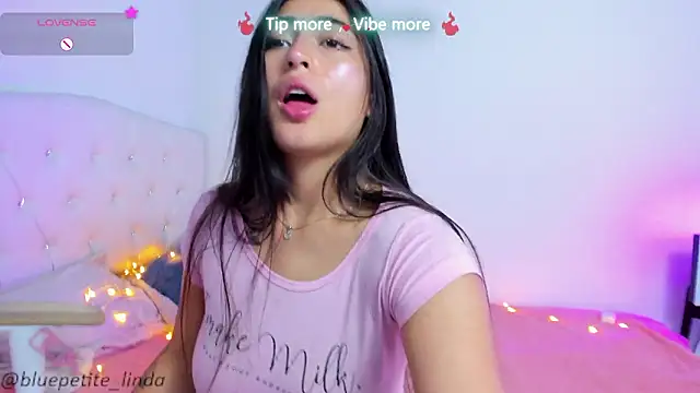 Blue_Petite 现场XXX聊天