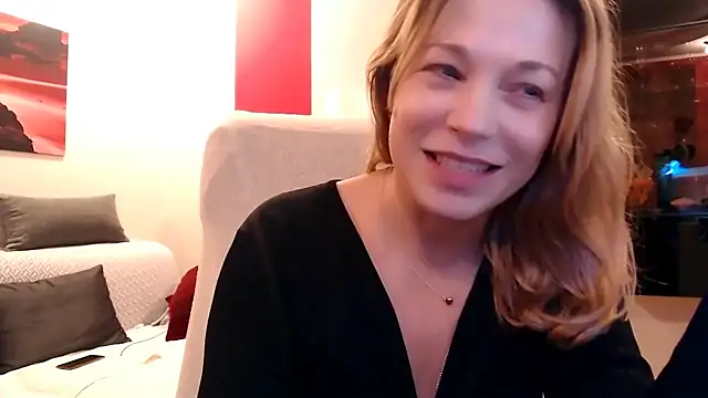 love-bionda's Live XXX Chat