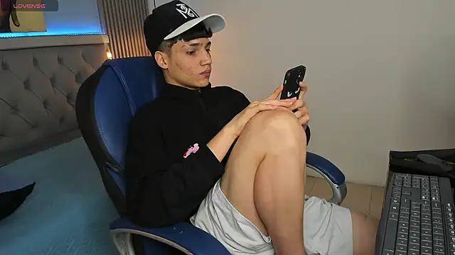 Chat +18 de SamBlack_ ao vivo