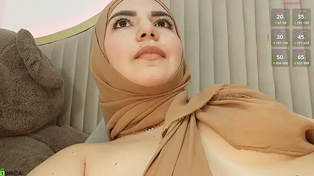 Chat +18 de dalilasaadi_ ao vivo