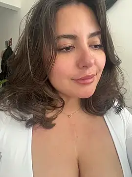 sukhakunis1's Live XXX Chat