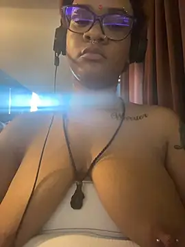 Czat XXX na żywo – nickytheehawtie