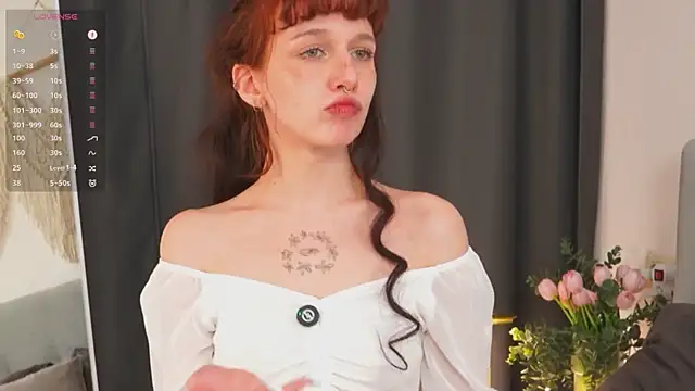 XXX chat uživo modela LeelooYolo