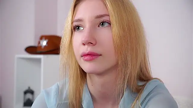 SunnivaCovil's Live XXX Chat