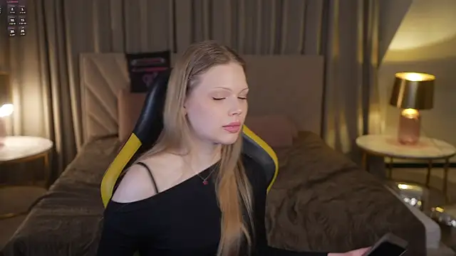 Онлайн чат XXX Charlotte_Dreams