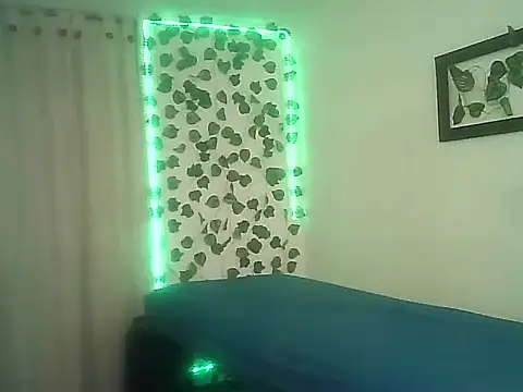 SexDiffrent Adlı Modelin Canlı XXX Sohbeti