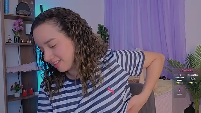 emilyrouxe Chat XXX in diretta