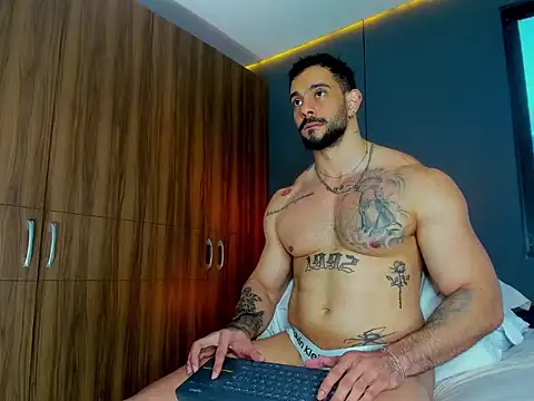 massimo_visconti: вебкам-шоу