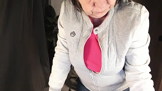 LindaPassionate Adlı Modelin Canlı XXX Sohbeti