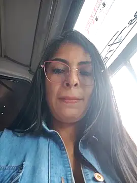 Astrid--: απευθείας συνομιλία ΧΧΧ