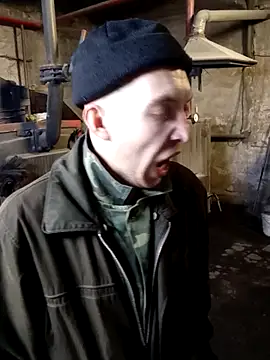 _uncle_Mitya-43_: διαδικτυακό σόου στην κάμερα